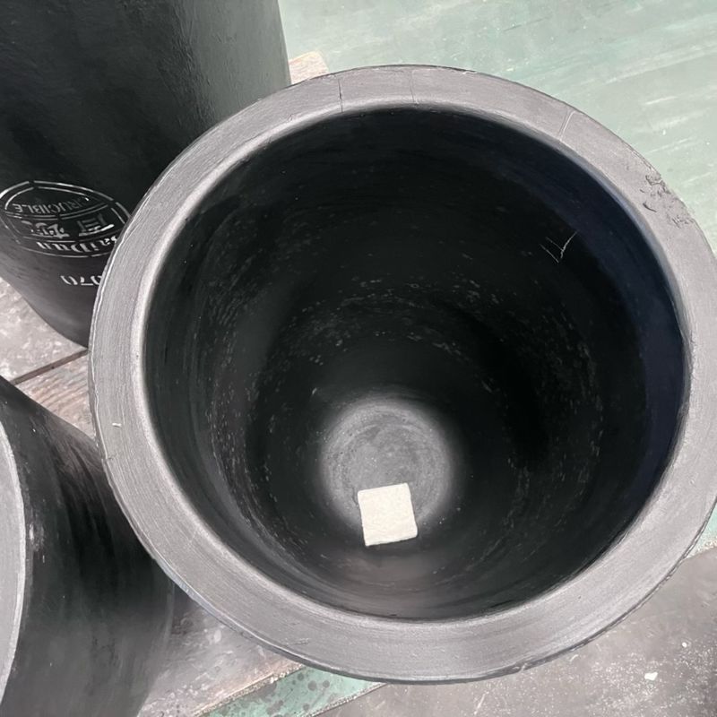 Self-Glazing Graphite Clay Crucible with Built-in Protective Surface Layer Formation