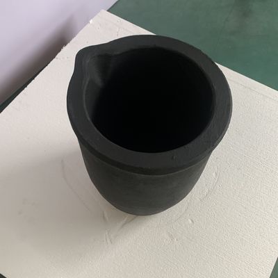 High Capacity SiC Carbide Graphite Crucible With Pouring Nozzle for High Temperature Resistance and Non-Ferrous Metal Melting