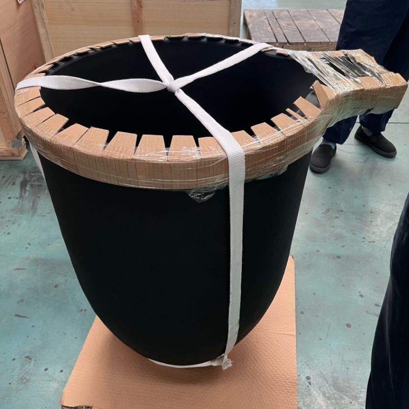Customization Size Non-ferrous Melting Crucible with Pouring Nozzle for Seamless Copper Brass and Bronze Transfer Transfer